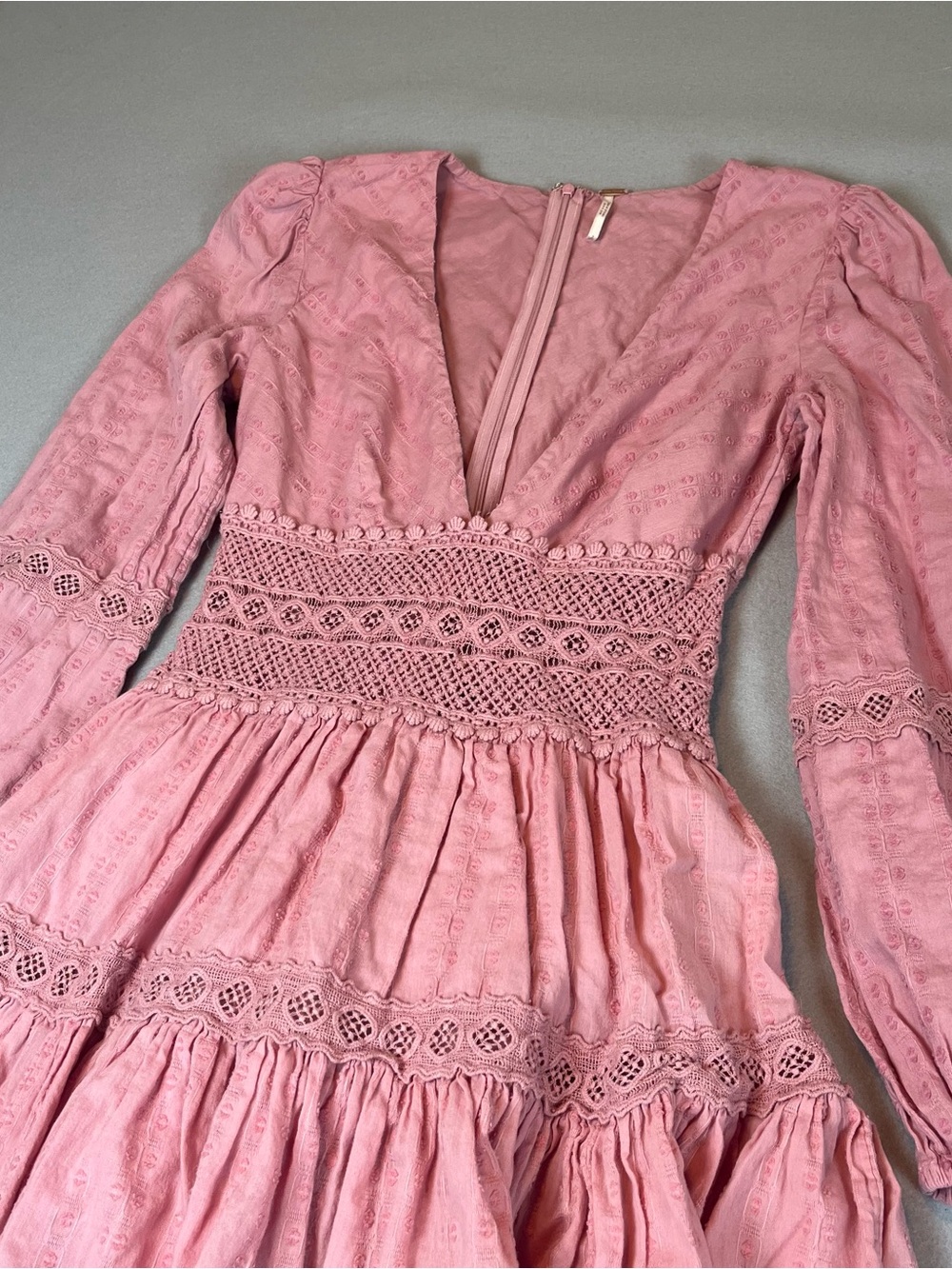 Free People Pink Boho Lace Mini Dress Size 2 V-Neck Tiered Long Sleeve Romantic - Picture 4 of 8